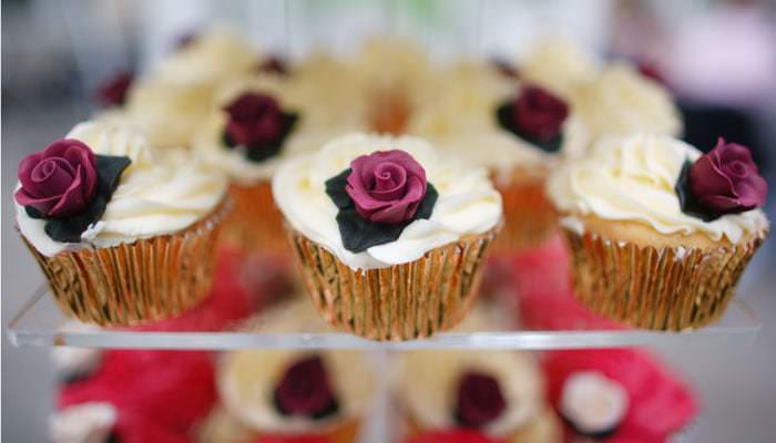 cup cakes Jayshri and Steves Wedding Photographs taken at Syon Park, London