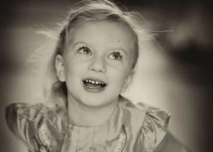 Annabelle - little girl photographed aged 4 years old Jennifer's Family Portrait Photographs in Oxford 3