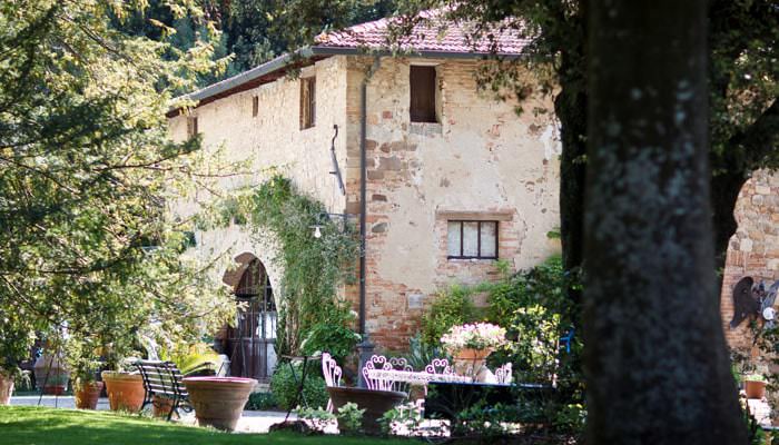 Wedding photograph the Villa in Tuscany, Italy