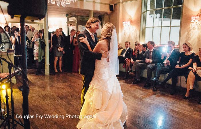 Wedding Photograph Cheyne Walk Wedding Photograph Dancing Restaurant Chelsea, London