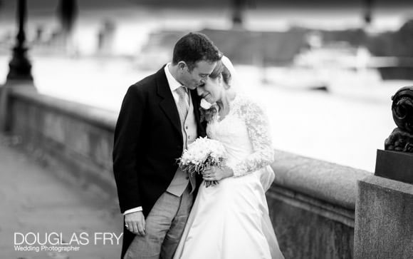 Photograph of couple on Chelsea embankment