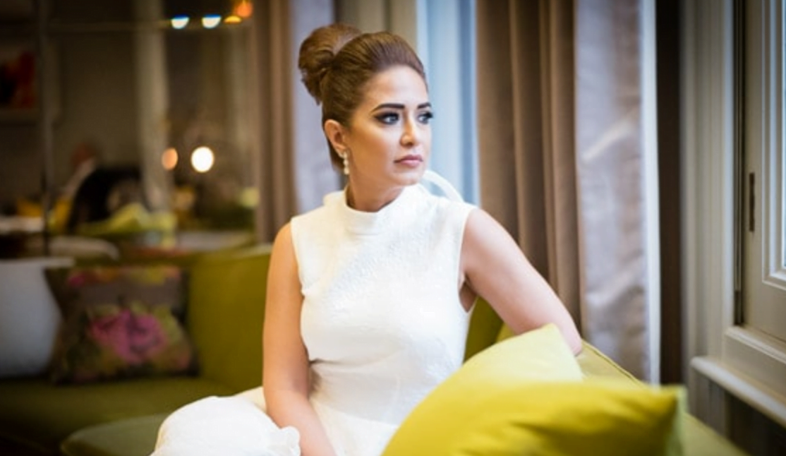 Wedding photograph at Mandarin Hotel of bride by window