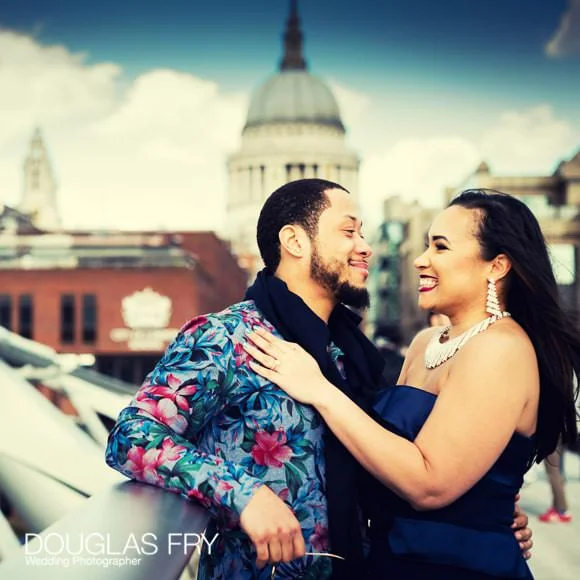 Anniversary Photoshoot for US Couple in London 1 St Pauls behind couple visiting London from USA
