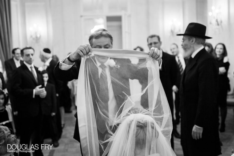 Wedding photographer at Mandarin Oriental - ceremony